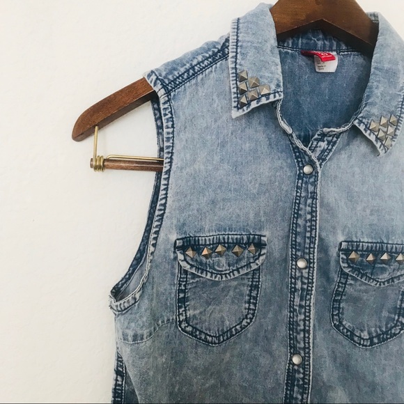 H&M Studded Chambray Button Down Tank - Picture 1 of 5